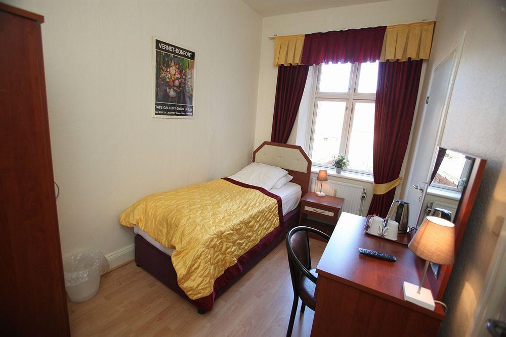 Skandia 3*